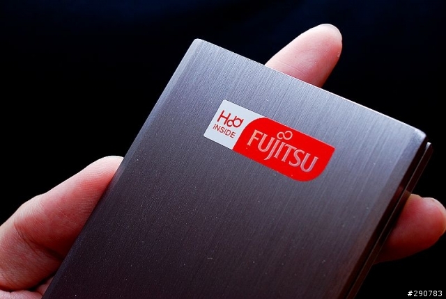 [開箱]～FUJITSU 2.5 Wyvo D 250G