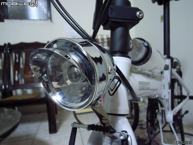 [分享]復古前燈改造超亮POWER LED 3W，使用18650電池。