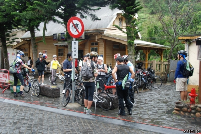 2008年11月08日 – 中大折成軍 + 三義車站→勝興車站→龍騰斷橋→鯉魚潭→泰安車站→后里車站