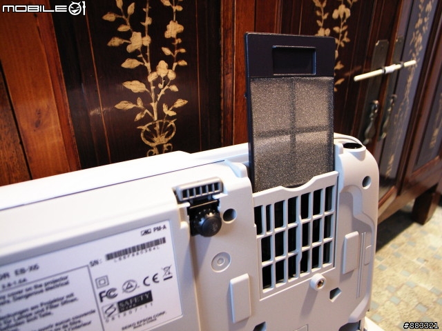 [開箱] 驚!!!!不用VGA也能傳輸  Epson EB-X6投影機
