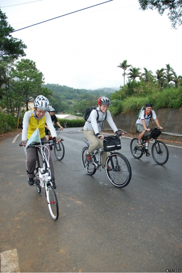 2008年11月08日 – 中大折成軍 + 三義車站→勝興車站→龍騰斷橋→鯉魚潭→泰安車站→后里車站