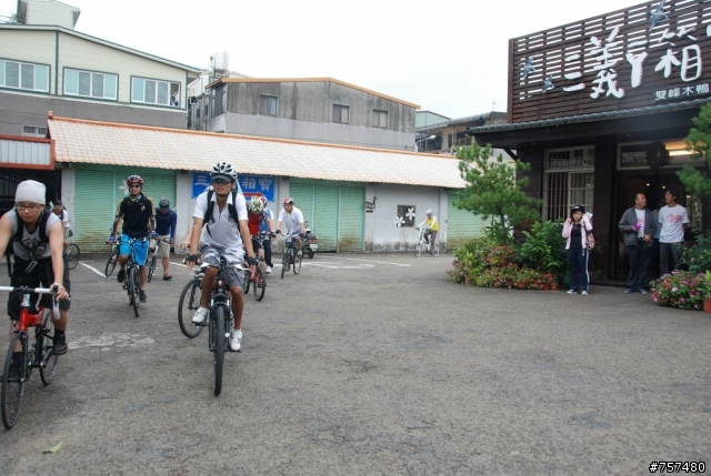 2008年11月08日 – 中大折成軍 + 三義車站→勝興車站→龍騰斷橋→鯉魚潭→泰安車站→后里車站