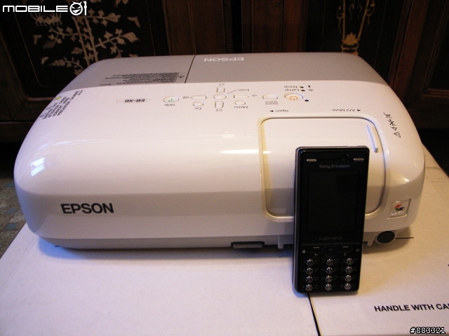 [開箱] 驚!!!!不用VGA也能傳輸  Epson EB-X6投影機