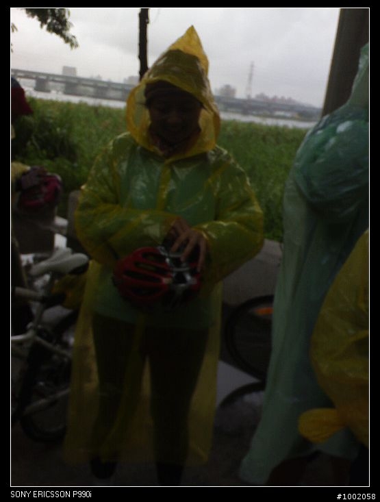 雨天的另一項挑戰-臨約上中社~~陪公子試新車