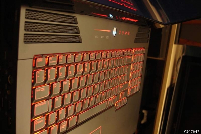 [開箱分享] ALIENWARE  AREA-51 m17x
