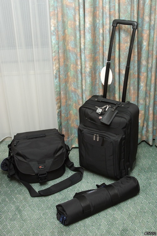 有氣墊，就安心～Targus 商旅氣墊登機箱 17"