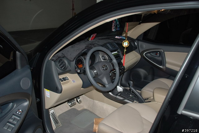 2008/11/21  期待已久的RAV4 黑色米內(E天窗)開箱文 啦