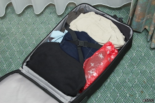 有氣墊，就安心～Targus 商旅氣墊登機箱 17"
