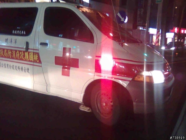 [討論交通事故] 各位年輕車友及有年紀的車友.行經路口車速請放慢