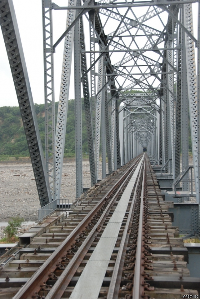 2008年11月08日 – 中大折成軍 + 三義車站→勝興車站→龍騰斷橋→鯉魚潭→泰安車站→后里車站
