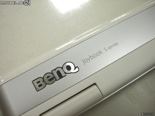 開箱"秤重PK!" BenQ S33PT02 vs. Macbook & HP Compaq B1204