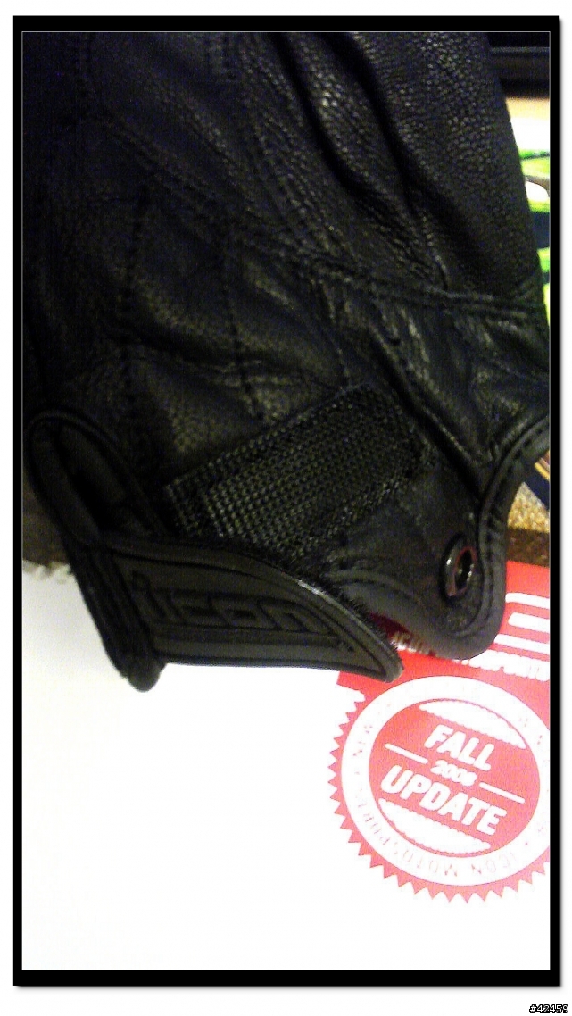 [開箱] ICON 手套 PURSUIT GLOVE [STEALTH]
