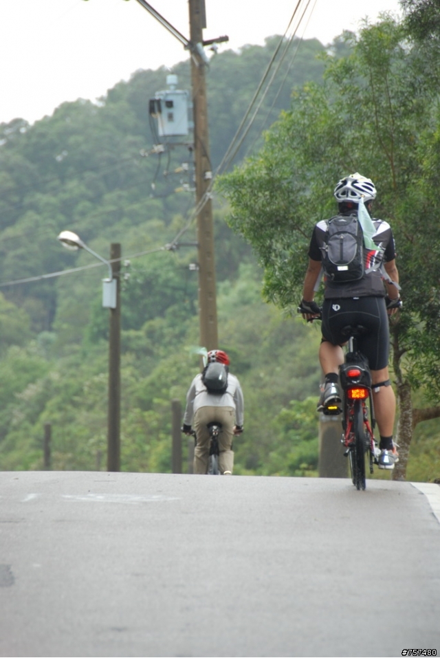 2008年11月08日 – 中大折成軍 + 三義車站→勝興車站→龍騰斷橋→鯉魚潭→泰安車站→后里車站