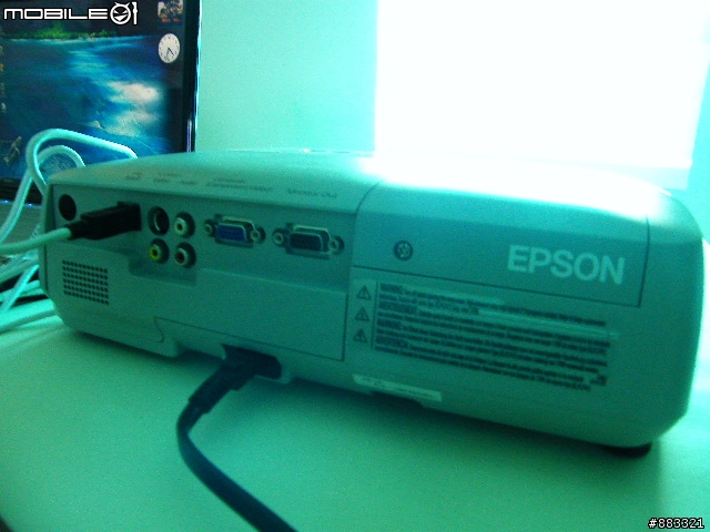[開箱] 驚!!!!不用VGA也能傳輸  Epson EB-X6投影機