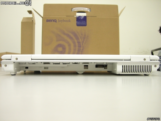 開箱"秤重PK!" BenQ S33PT02 vs. Macbook & HP Compaq B1204