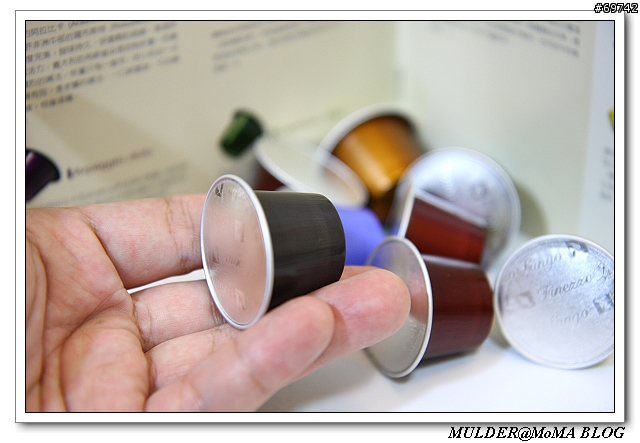 [MoMo桑分享] Nespresso C100咖啡機: 每天無限好心情的開始