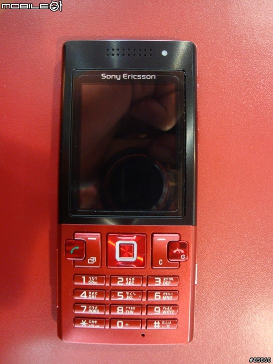 【另類手機開箱照】SONYERICSSON T700...拆機文