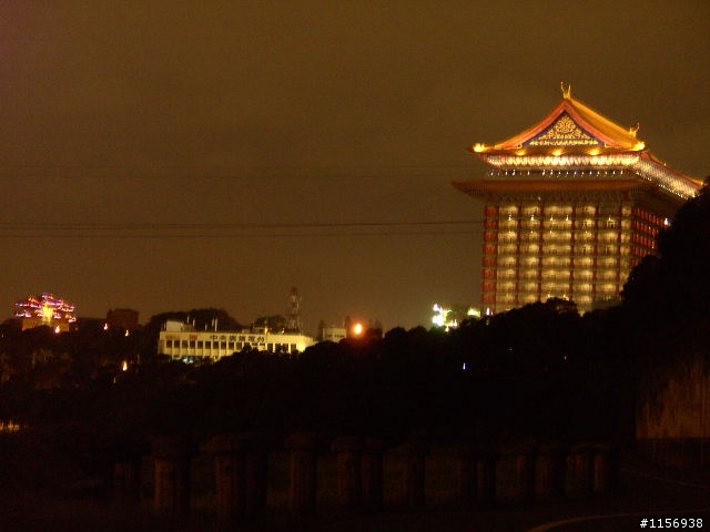 環台北市中心夜騎--台北市地標夜景看透透