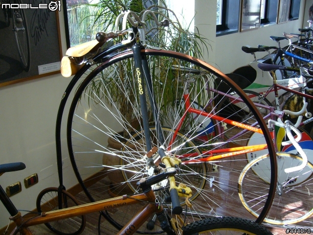 TOUR DI COLNAGO...