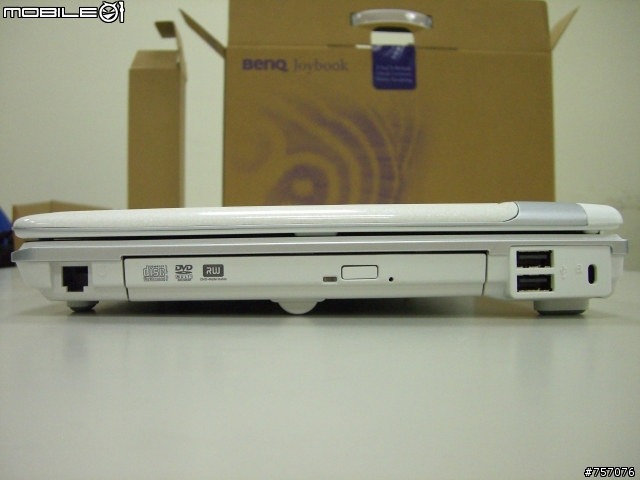 開箱"秤重PK!" BenQ S33PT02 vs. Macbook & HP Compaq B1204