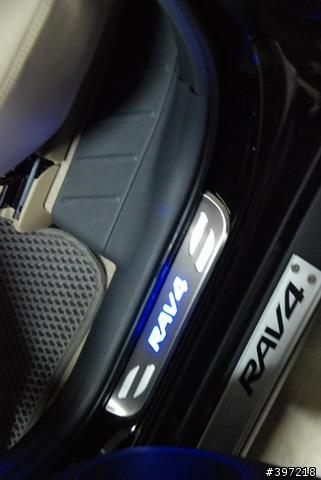 2008/11/21  期待已久的RAV4 黑色米內(E天窗)開箱文 啦