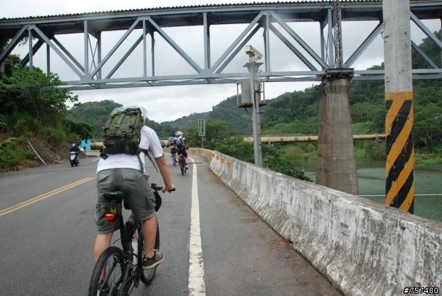 2008年11月08日 – 中大折成軍 + 三義車站→勝興車站→龍騰斷橋→鯉魚潭→泰安車站→后里車站
