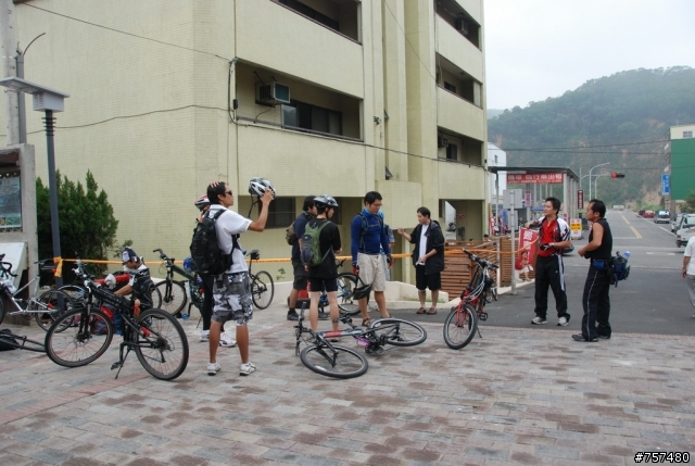 2008年11月08日 – 中大折成軍 + 三義車站→勝興車站→龍騰斷橋→鯉魚潭→泰安車站→后里車站