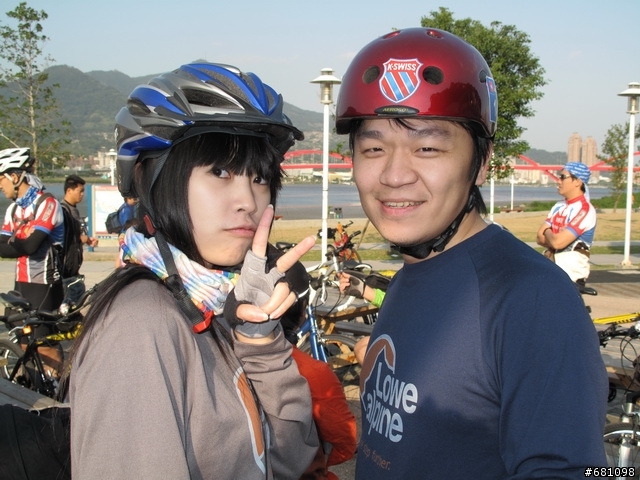 車隊出遊照   手勢最多是啥?
