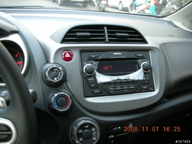 [開箱]FIT晚上牽車曲折的故事-11/15更新油耗,上班途中被包圍了