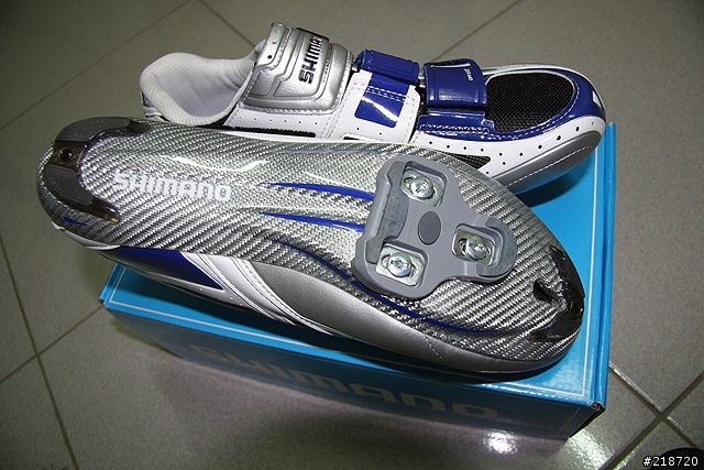 [分享]2009-shimano 公路車鞋 R132L 開箱文 - Mobile01
