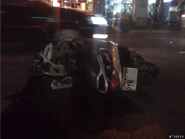 [討論交通事故] 各位年輕車友及有年紀的車友.行經路口車速請放慢