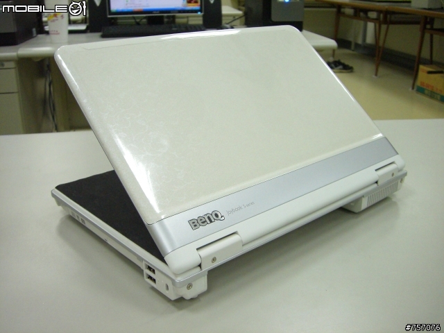 開箱"秤重PK!" BenQ S33PT02 vs. Macbook & HP Compaq B1204