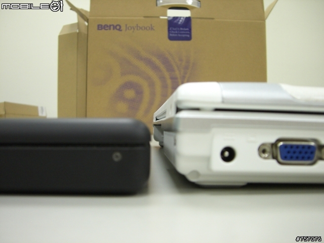開箱"秤重PK!" BenQ S33PT02 vs. Macbook & HP Compaq B1204