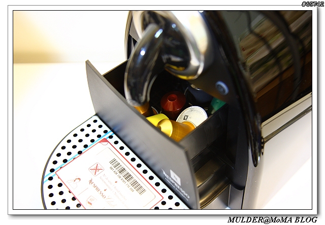 [MoMo桑分享] Nespresso C100咖啡機: 每天無限好心情的開始