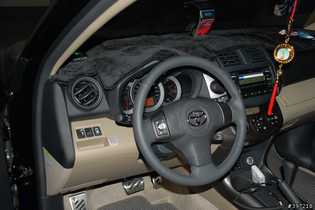 2008/11/21  期待已久的RAV4 黑色米內(E天窗)開箱文 啦