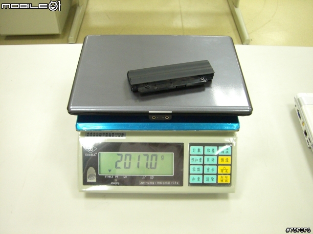 開箱"秤重PK!" BenQ S33PT02 vs. Macbook & HP Compaq B1204