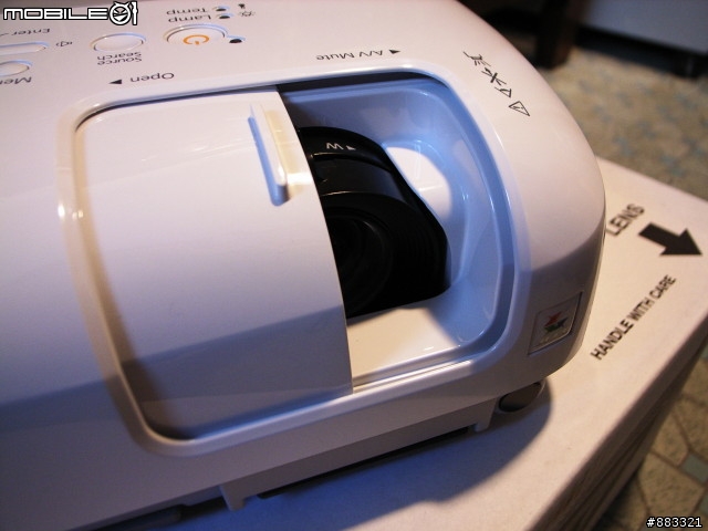 [開箱] 驚!!!!不用VGA也能傳輸  Epson EB-X6投影機