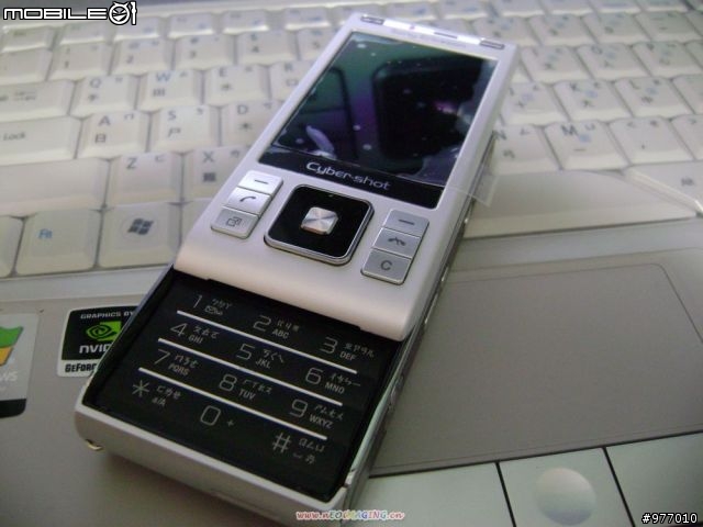 燒燙燙 來客唷~Sony ericssion C905 簡單開箱文