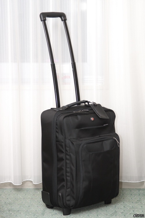 有氣墊，就安心～Targus 商旅氣墊登機箱 17"