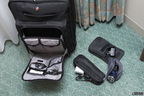 有氣墊，就安心～Targus 商旅氣墊登機箱 17"