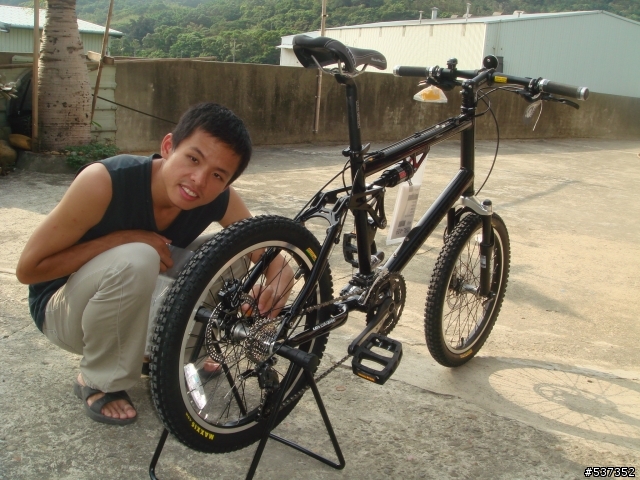 我的 MV5  FS  2009  款式      殺..........