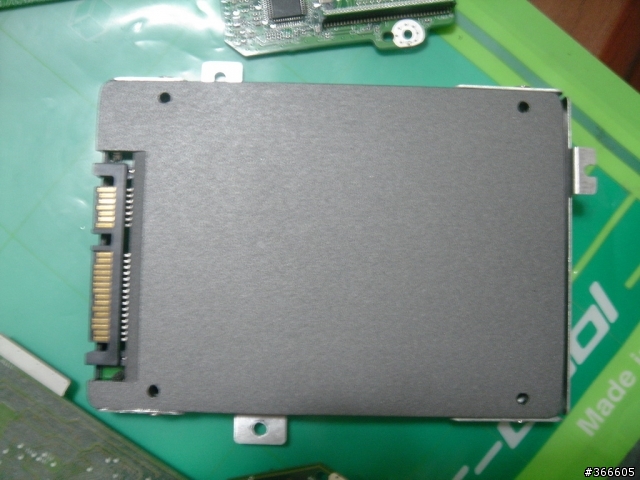 ASPIRE ONE + 謎之物 (128GB SSD)