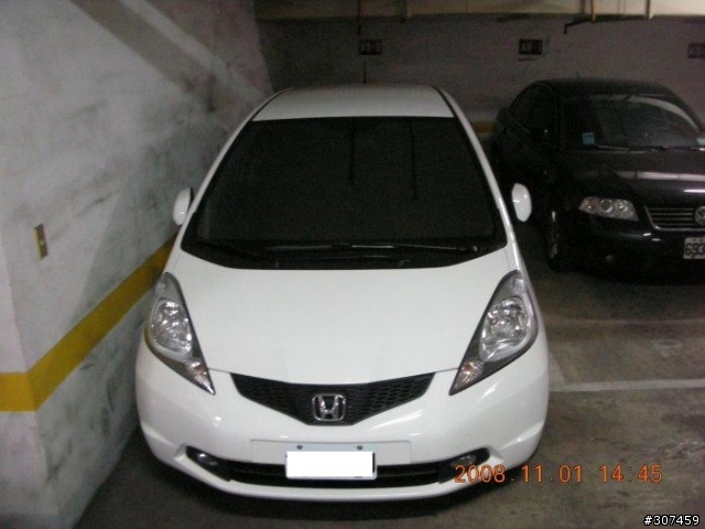 [開箱]FIT晚上牽車曲折的故事-11/15更新油耗,上班途中被包圍了