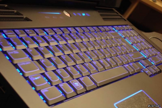 [開箱分享] ALIENWARE  AREA-51 m17x