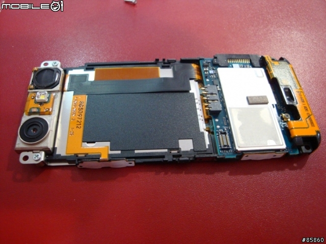 【另類手機開箱照】SONYERICSSON T700...拆機文