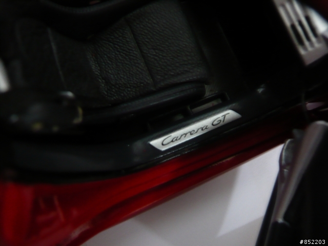 1/18~Porsche Carrera GT........紅色模型