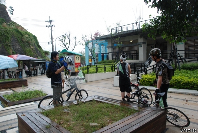 2008年11月08日 – 中大折成軍 + 三義車站→勝興車站→龍騰斷橋→鯉魚潭→泰安車站→后里車站