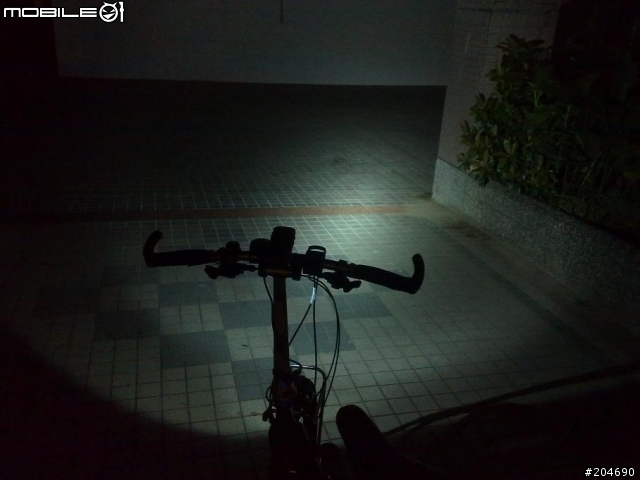 [開箱文] Niterider TriNewt車用LED頭燈