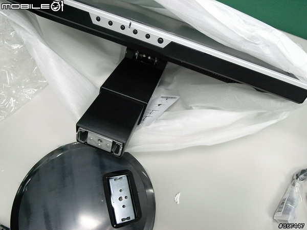 [開箱]AOC 2219P2開箱文-螢幕可垂直90度-真是好物