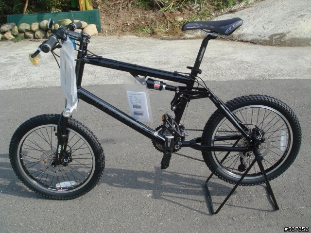 我的 MV5  FS  2009  款式      殺..........